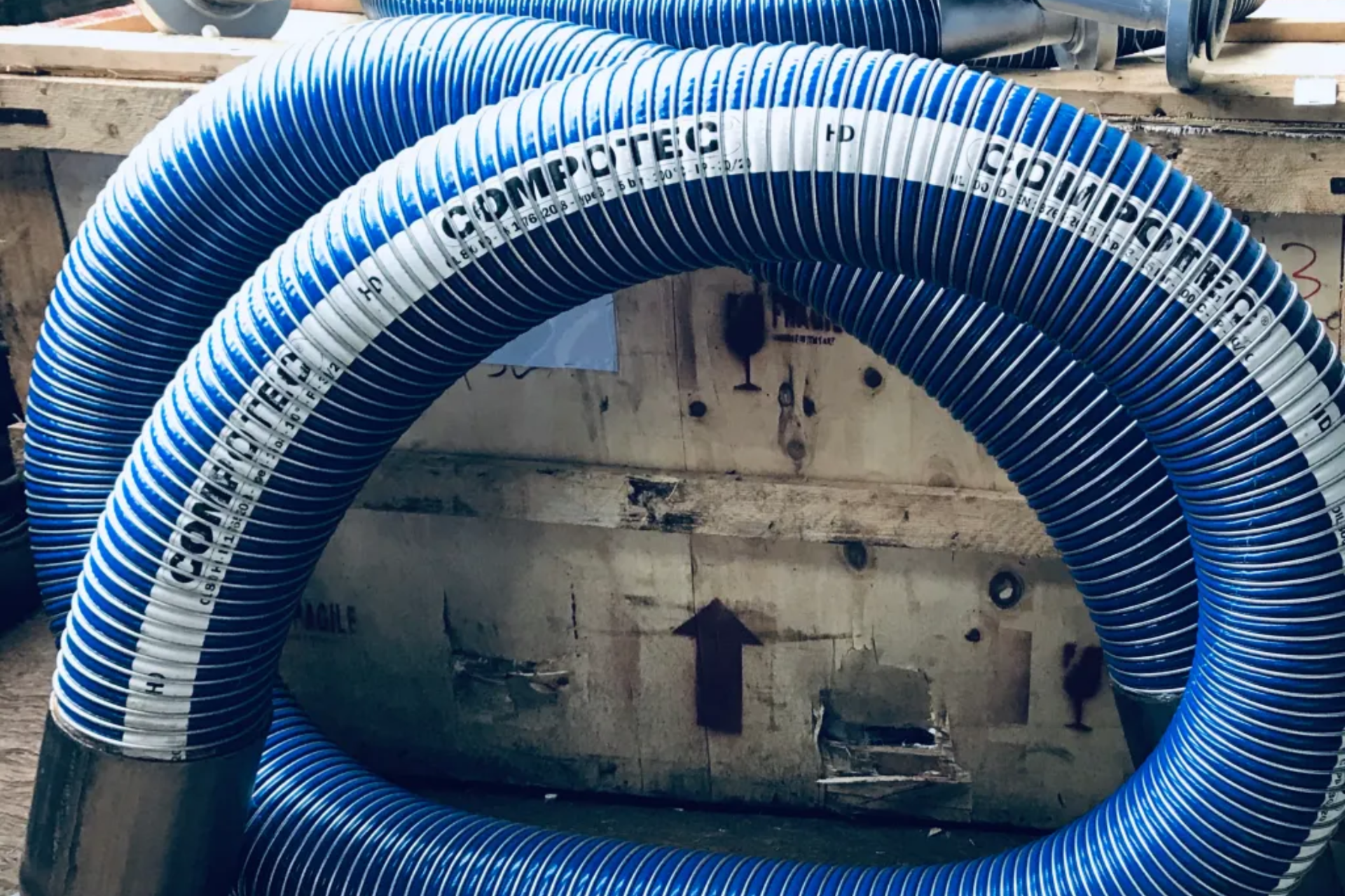 Furtunul COMPOTEC OIL – Siguranță și performanță în transferul produselor petroliere Hidrostore